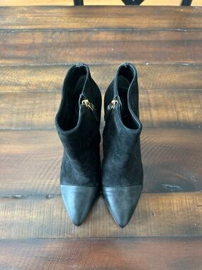 Tory Burch Women's Black Pointed Toe Ankle Booties - New w/o tags
